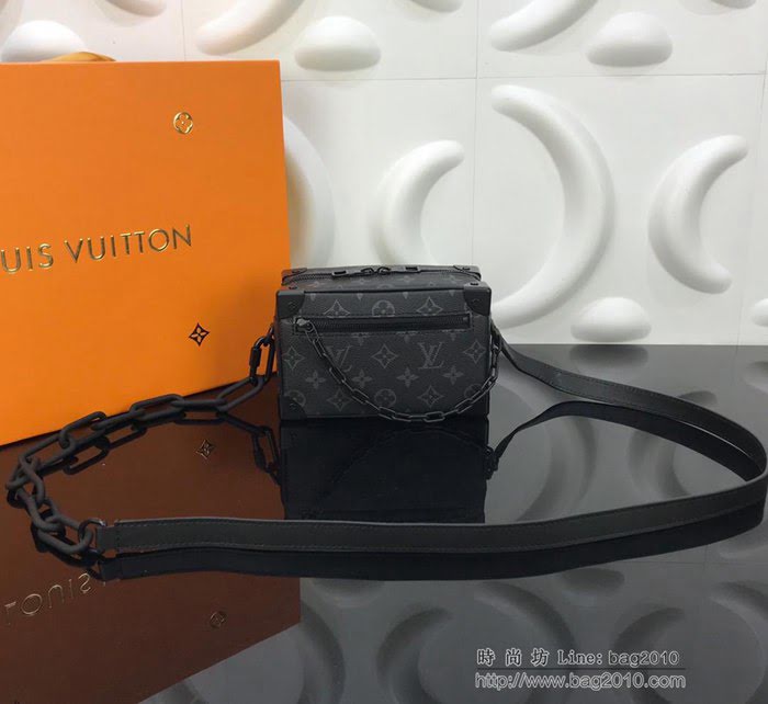 路易威登LV 頂級原單 M44480 標誌性Monogram Eclipse塗層帆布面 搭配樹脂鏈帶 單肩斜挎包 可手提  ydh2692